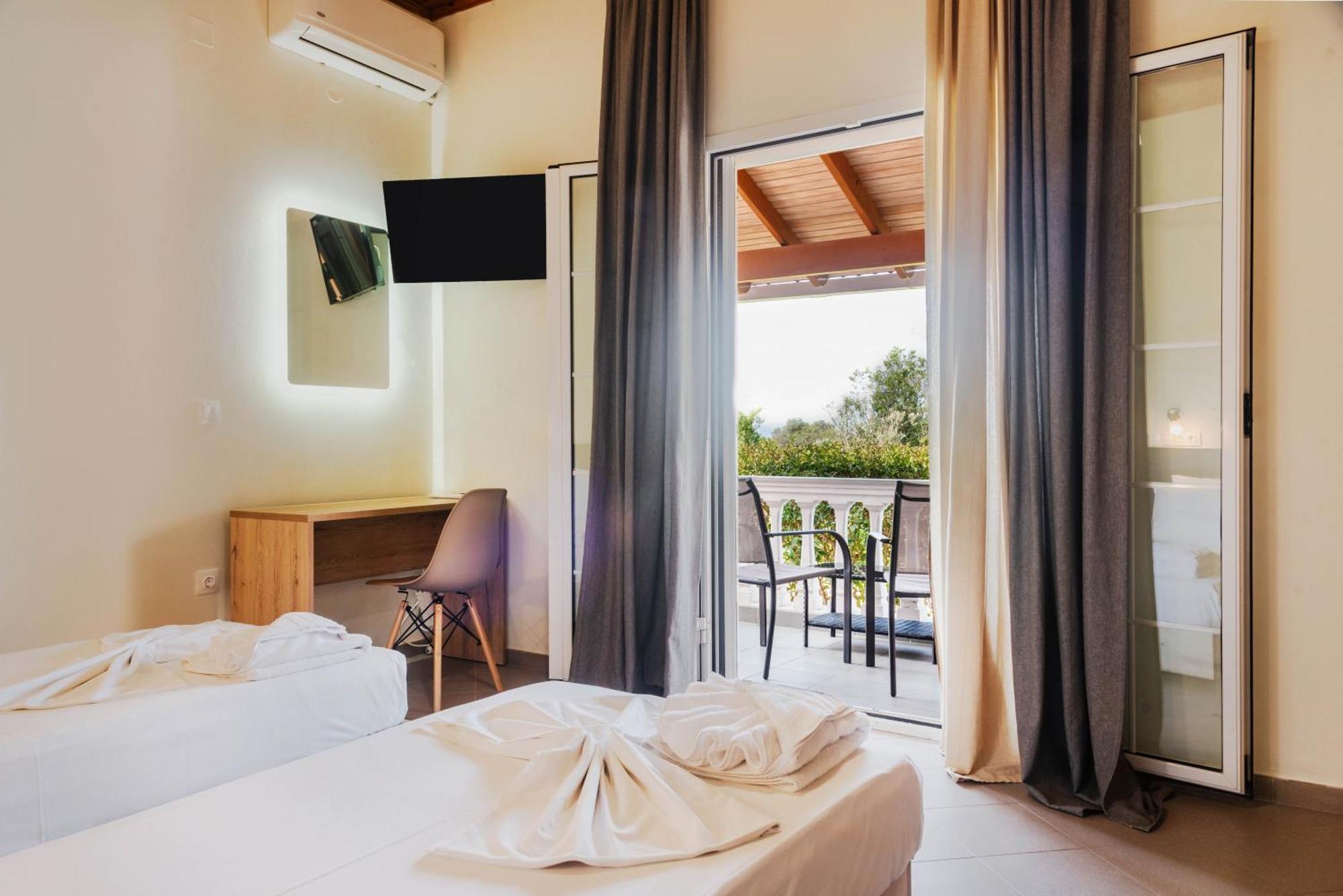 Riposo Studios & Apartments Kavos Bagian luar foto