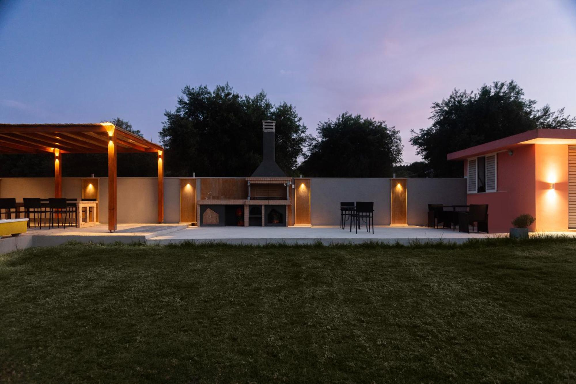 Riposo Studios & Apartments Kavos Bagian luar foto